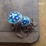 水玉クラゲのホムンクルスのブローチ