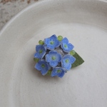 【新色】紫陽花のブローチ(濃い目の水色)