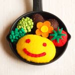 フェルト・ニコニコオムライス