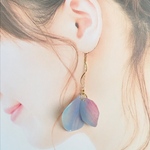 紫陽花のゆらゆらピアス