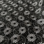 刺繍布＜雨の花＞綿ボイル　黒30センチ