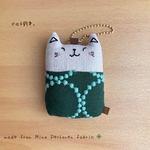 ミナペルホネン お昼寝猫のぬいぐるみ ٭ バッグチャーム.05
