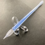 淡い青のガラスペン