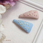 ころころ さくらんぼ刺繍のさんかくパッチンピン