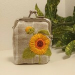 コロンと♪ヒマワリの刺繍ミニがま口