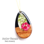 本物のお花と木のネックレス　レジン