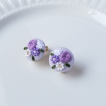 ラベンダーカラー華やかなブーケ刺繍　イヤリング/ピアス