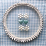 お花とブルーハートピアス/イヤリング