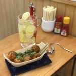 夏祭り。屋台のたこ焼きとレモネード！　ピアス