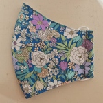 立体マスク☆ゴム紐付き☆ブルーの花柄マスク☆マスク4枚まで送料180円のスマートレターが可能です