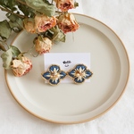 刺繍ピアス【 フチドリオハナ 】紺 × 薄黄