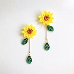 🌻あなたに咲く向日葵🌻イヤリングorピアス🌱Swing Leaf(Made in Czech)でおめかしver.🌱