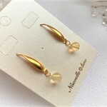 95　不必要なものを手放す　イエローカラーが可愛い　プレナイト　シンプル　一粒ピアス
