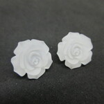 薔薇のイヤリング　クリアマット仕上げ