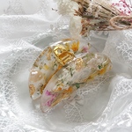 【新作】お花❁レジン バンスクリップ  ハーフムーン ①