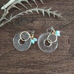 クリアアクリルフープcharmのピアス🔶ゆらゆら🔶プチプラ🔶海の風に揺られて