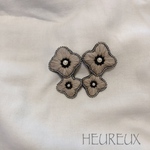 ルリ　デザイン　ビーズ刺繍　ピアス/イヤリング