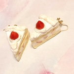 ショートケーキのピアス