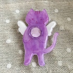 紫色守護にゃんこブローチ