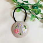 刺繍 ヘアゴム くるみボタン お花
