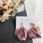 simple flower petals (pink)