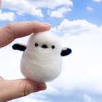 空飛ぶシマエナガ