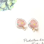 夏のピアス　綿あめ