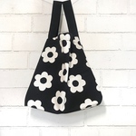 再販2  北欧柄⚫︎折りたたみ式ミニエコバッグ⚫︎ コンビニ　エコバッグ　コンパクト　折りたたみ　折りたためる　北欧　北欧柄　花柄　モノトーン　バッグ　弁当袋　お弁当袋　小さめ　ミニバッグ　おしゃれ　