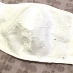 大人用　夏用マスク　刺繍入　綿レース　オフ白