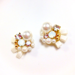 ホワイトビジューピアス  イヤリング