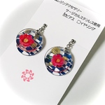 和風レジンアクセサリー　紅い椿のピアス