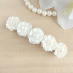 純白 フリルのお花バレッタ **