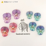 丸ごとビオラのレジンピアス
