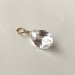 水晶のキラキラしずくネックレスチャーム