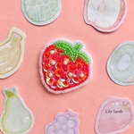 ビーズ刺繍の真っ赤ないちご　※受注制作