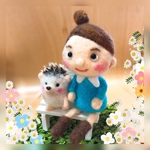 ハリくん🦔とわたし😊　(ベンチ付き)