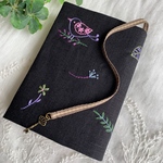 刺繍ブックカバー文庫本　小鳥と小花ブラック