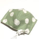 ピスタチオグリーンのドット柄マスク　立体マスク　夏用マスク　水玉　緑　大人用〈ゴム付〉