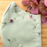 🌸オーガンジー刺繍お洒落マスク🌸涼感加工ダブルガーゼ使用/モスグリーン