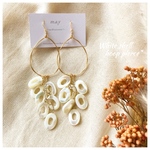 White shell揺れる華奢フープピアス*