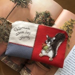 🐿felt de patchworkリスとどんぐりのポーチ🐿