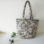 たっぷり入る❤︎花柄マルシェbag