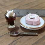 ミニチュア ねこ泡アイスコーヒーと ねこロールケーキセット　ブライス  リカちゃん シルバニア 