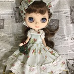 新作「ストロベリー＊ローズ」ドレスとヘアバンド、ビーズバッグの3点セット