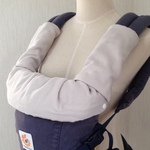 エルゴ他ふわとろよだれパッドセット（首回りカバー、よだれカバー)グレー×黒リバーシブル
