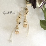 【送料無料】 ❤️white flowerのアンティークな樹脂ポストピアス/ばね式イヤリング❤️