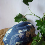 ハンチング帽子ｈ10紺和柄花鶴サイズお直し可