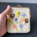 【SALE】花柄しかくポーチ(羊毛フェルト)