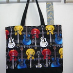 USA生地　カラフルギター柄のトートバッグ