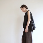 Tail sleeveless tops / black